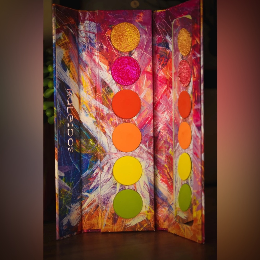 Kaleidos Futurism VR Neon Eyeshadow Palette
